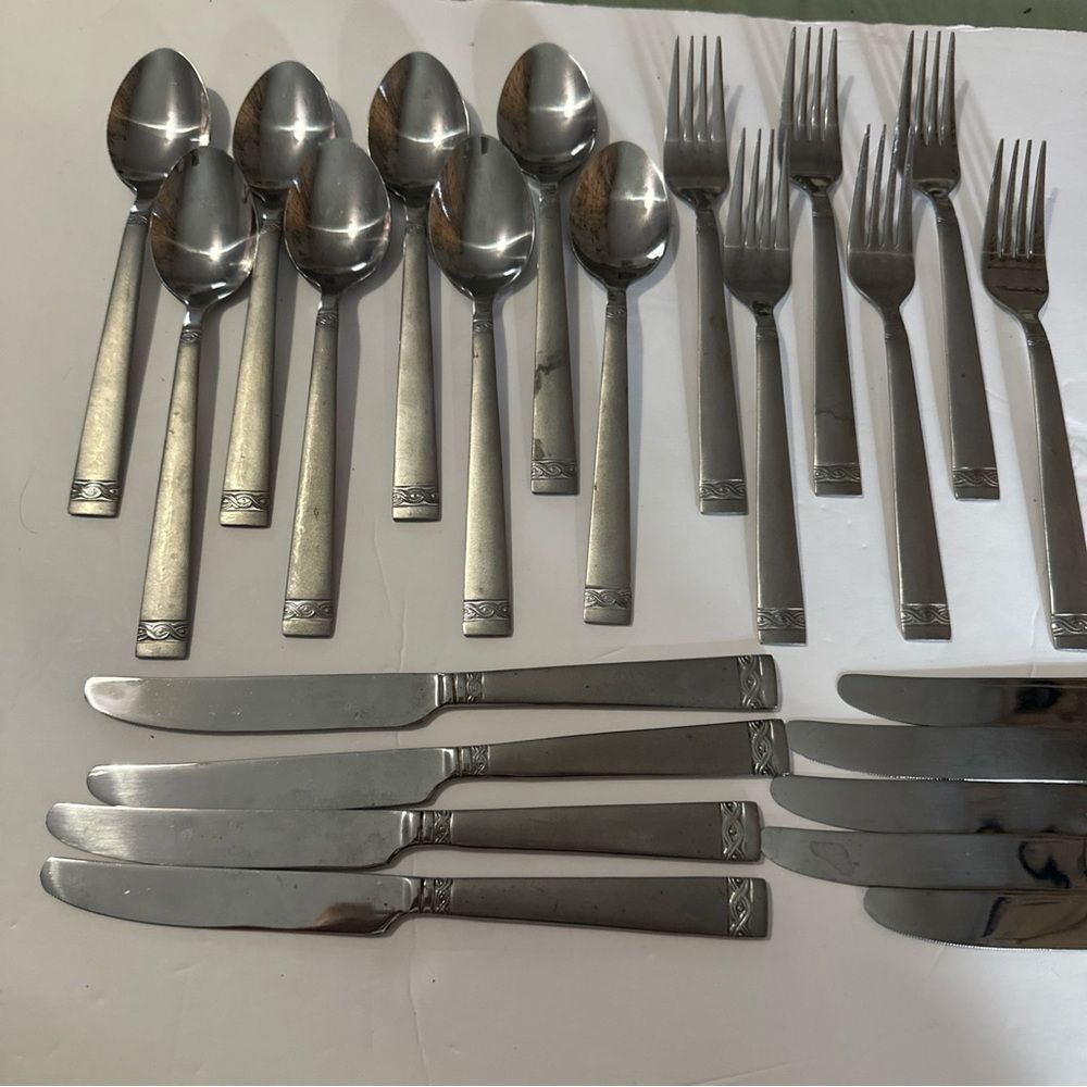Cambridge Stainless‎ Flatware Danielle Dinner Forks Knives Spoons Set of 24 Pcs